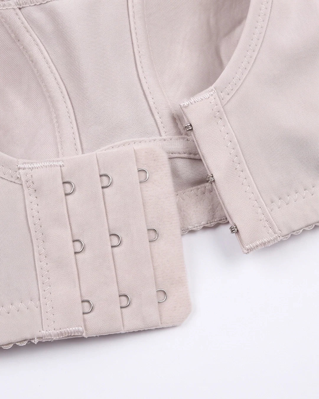 Light Padded Non-Wired T-Shirt Bra - Leo - Ash White